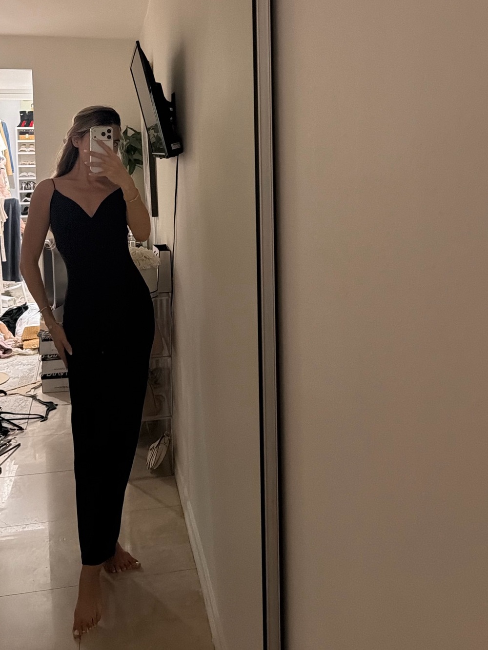Heart Hips Black Sleeveless Maxi Dress with V-Neck